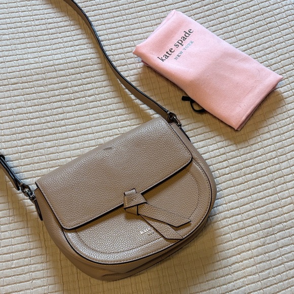 kate spade Handbags - Kate Spade Taupe Crossbody Bag